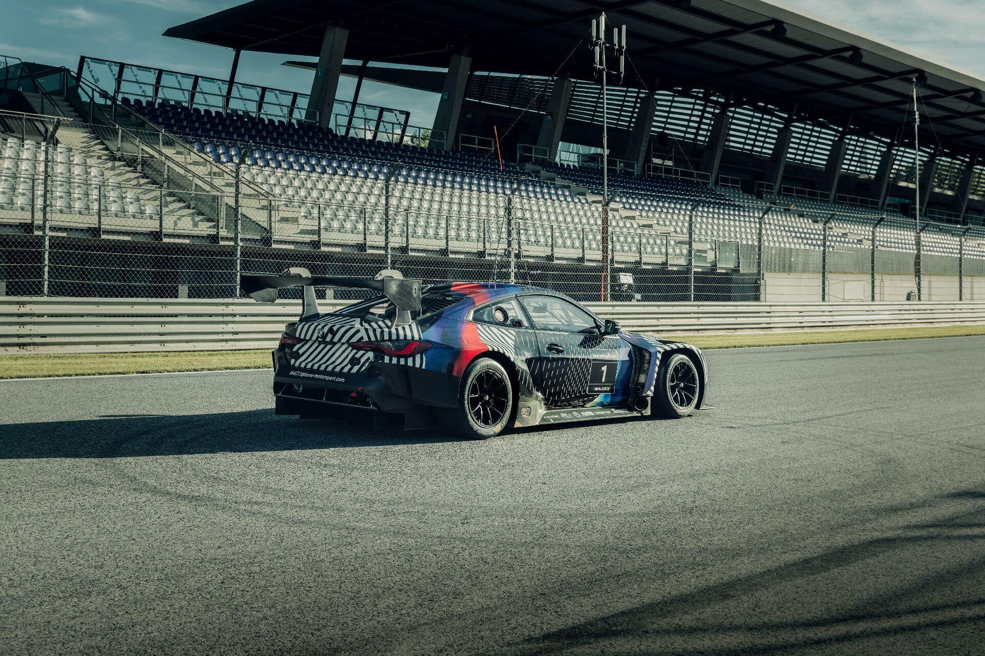 BMW SIM RACING. BMW SIM RACING.