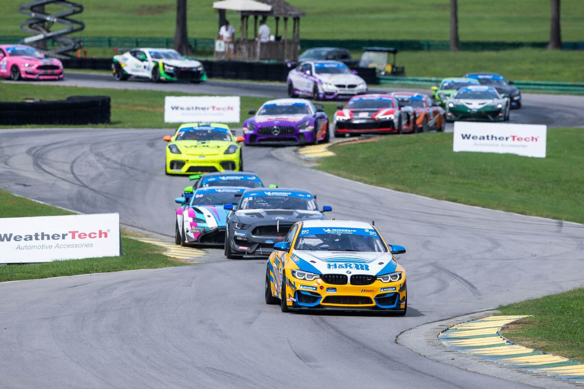 BMW SIM RACING. BMW SIM RACING.