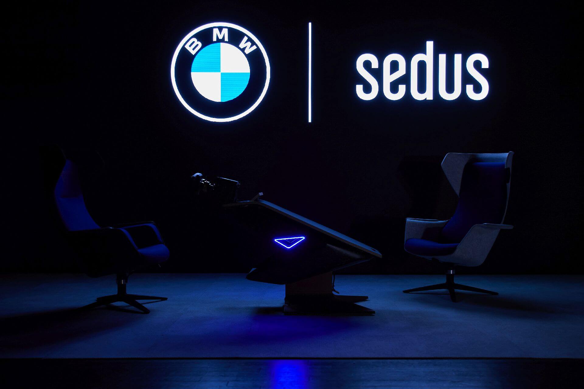 BMW SIM RACING. BMW SIM RACING.
