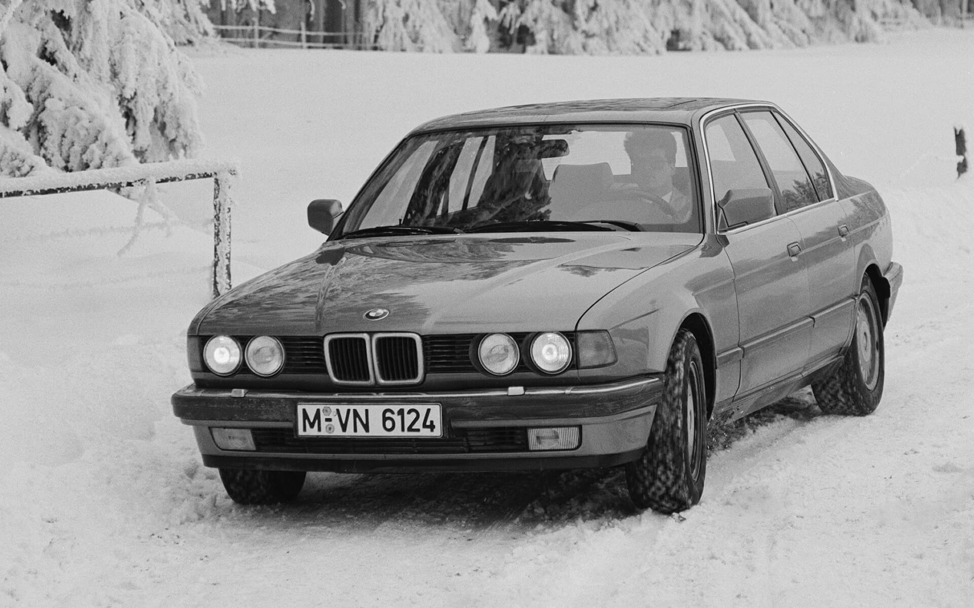 BMW 7er (E32)
