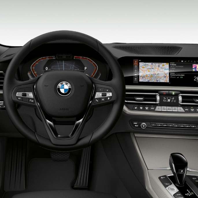 BMW 3er Limousine, Modell Advantage Cockpit. Frontale Nahaufnahme des fahrerseitigen Cockpits der BMW 3er Limousine mit der Ausstattung des Modells Advantage.