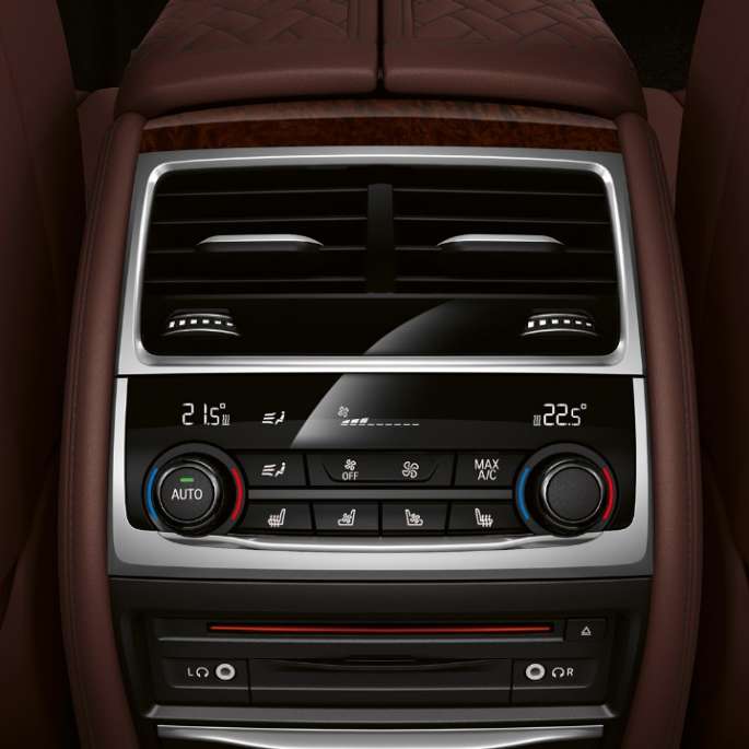 BMW 7er Limousine M Sportpaket, Klimaregelsystem BMW 7er Limousine M Sportpaket: Nahaufnahme des Klimaregelsystem